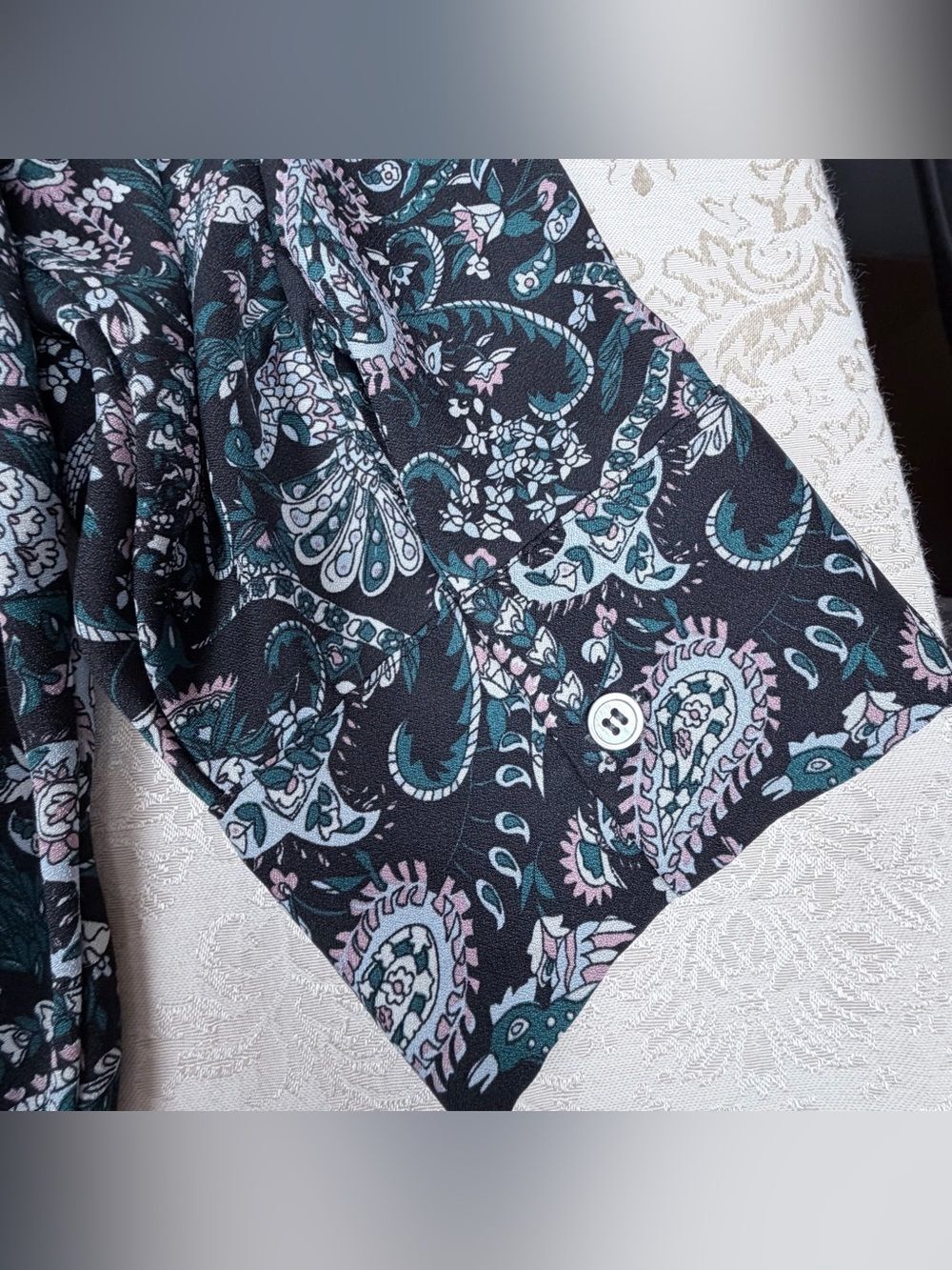 Tahari Black Paisley Print Blouse, Medium, Lightweight, Fashion - Picture 6 of 7